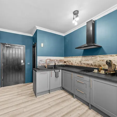 Downtown 1 - Town Centre Apartment