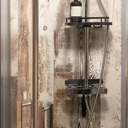 Downtown 1 - Town Centre